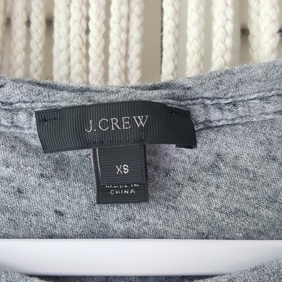 *3/20 J.CREW Gray London City Crewneck Graphic Tee - Picture 6 of 7